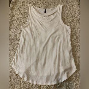 Savvi Lifestyle Co Women’s Ribbed White Lola Scoop Neck Tank Top Large